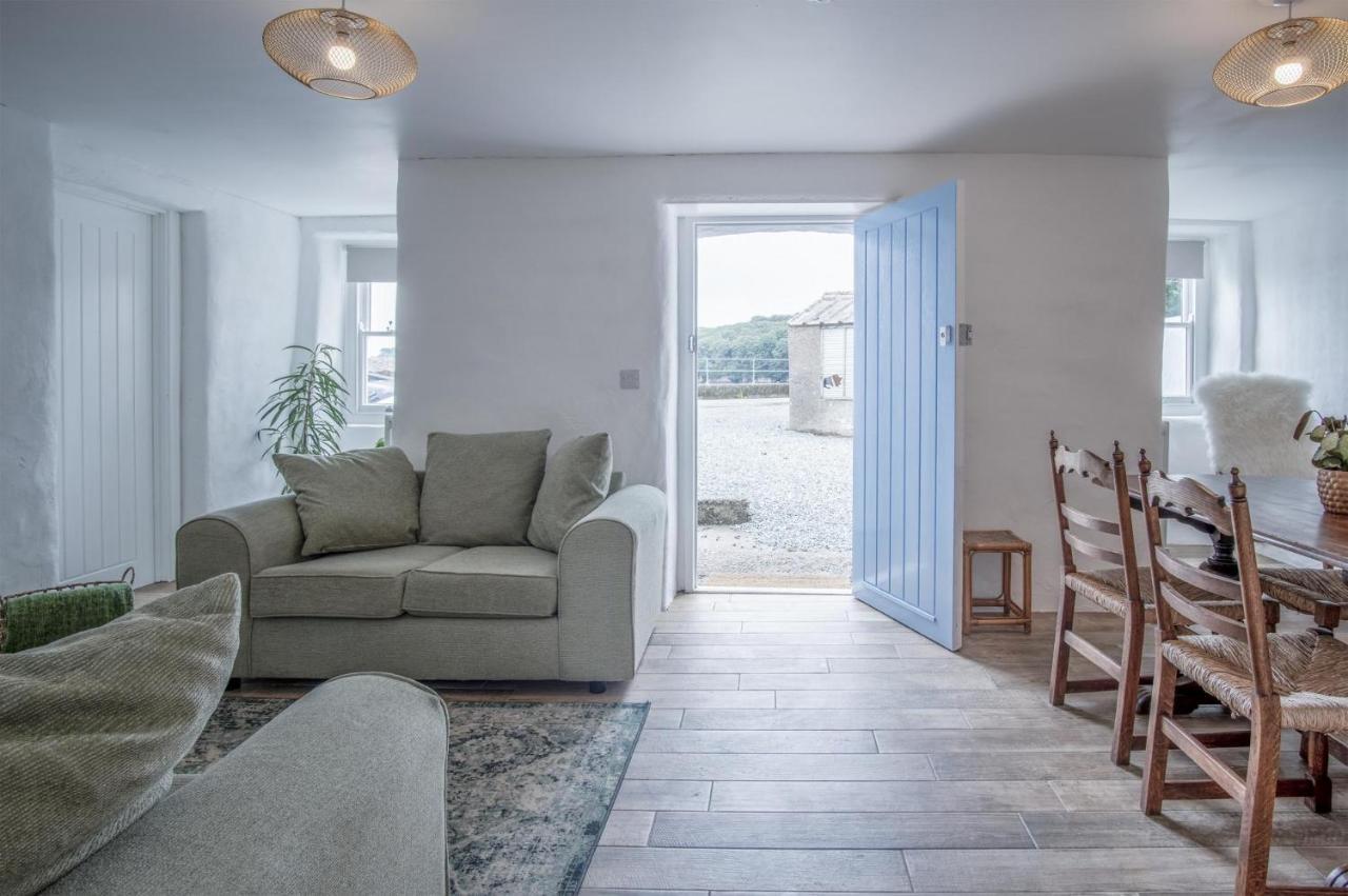 Brook Cottage - 2 Bedroom Cottage - Dale Bagian luar foto