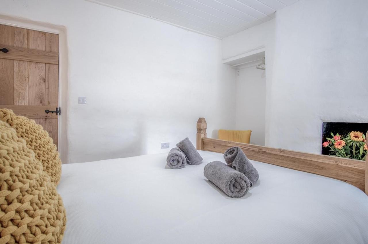 Brook Cottage - 2 Bedroom Cottage - Dale Bagian luar foto