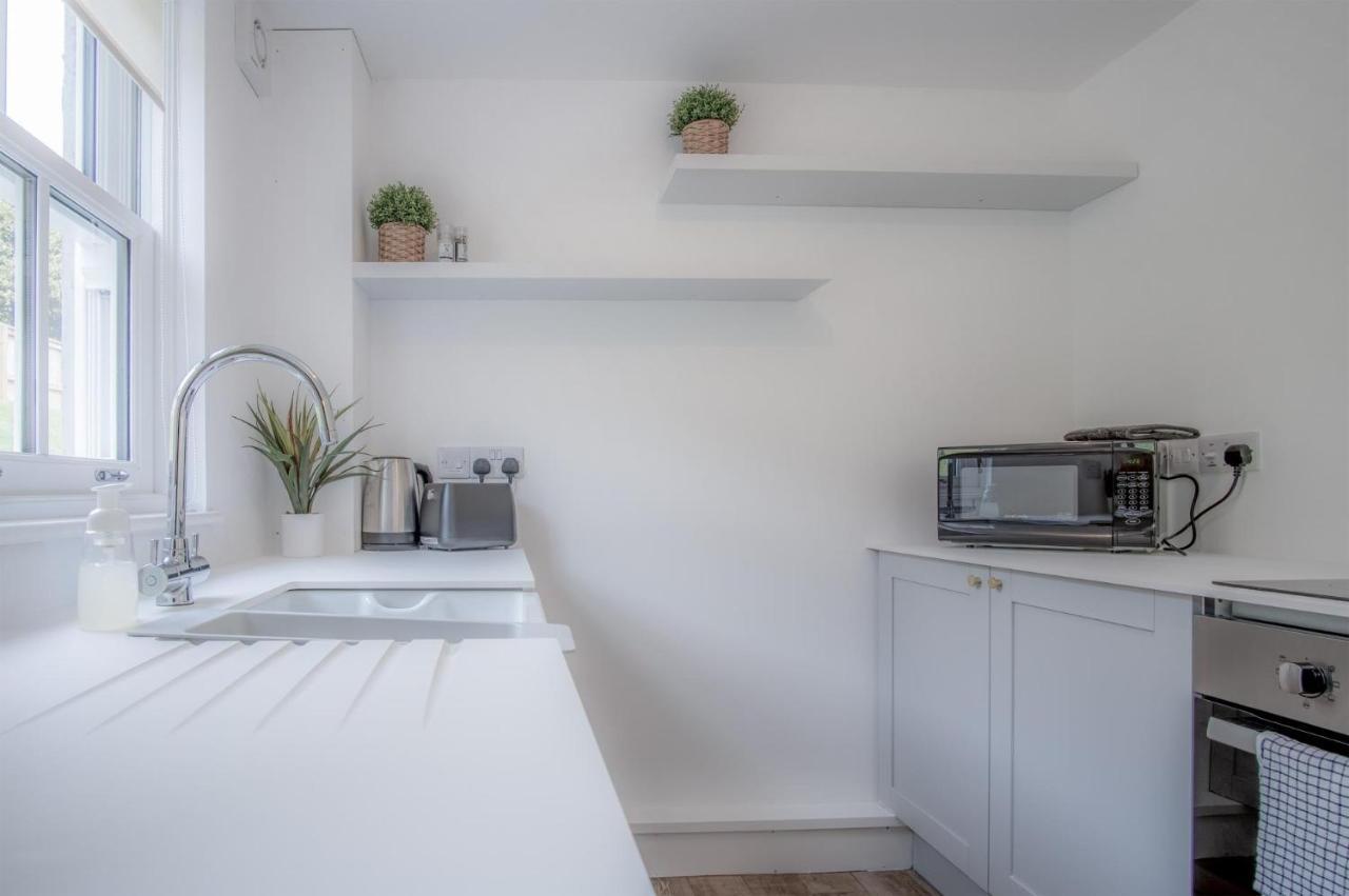 Brook Cottage - 2 Bedroom Cottage - Dale Bagian luar foto