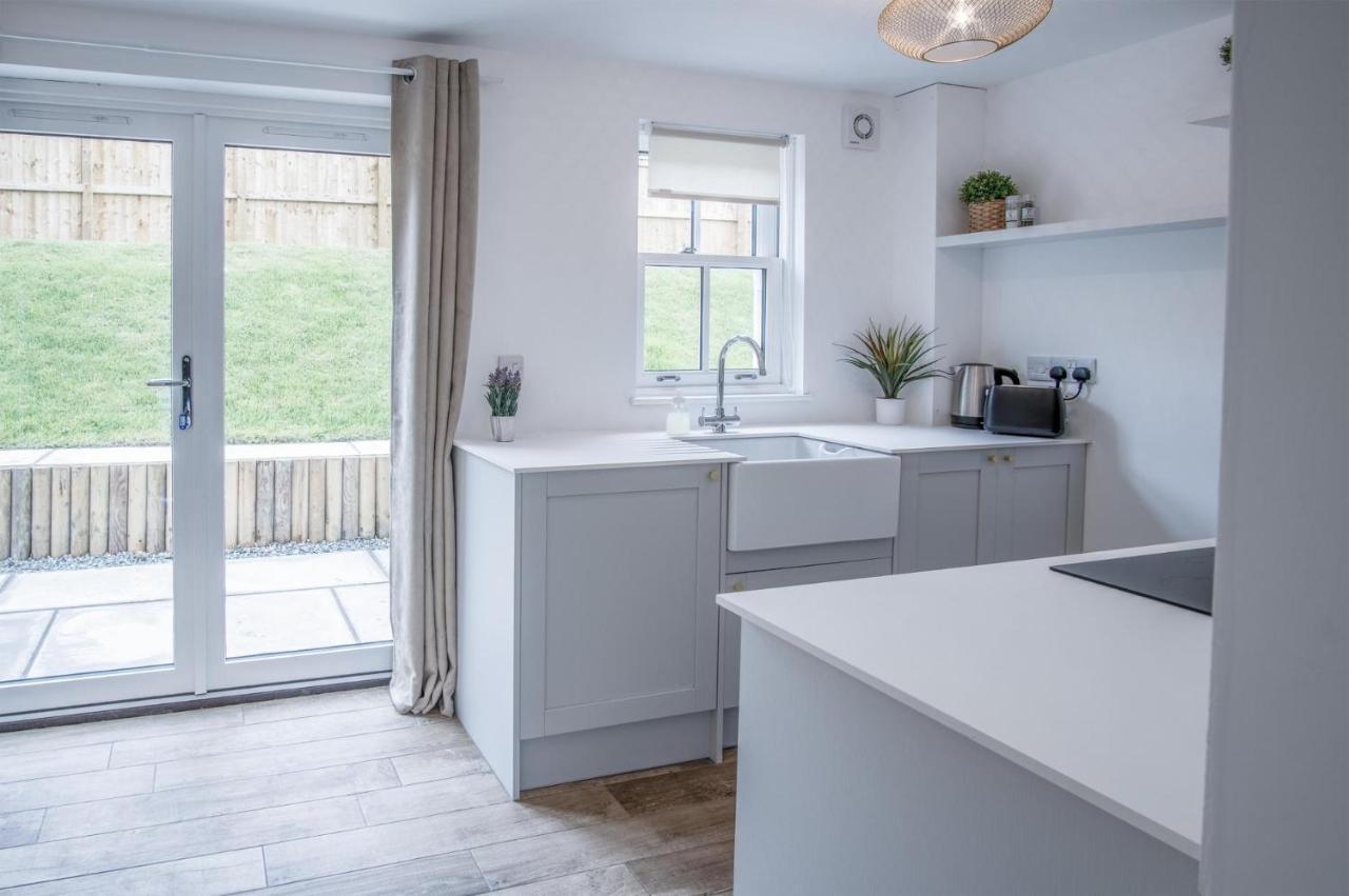 Brook Cottage - 2 Bedroom Cottage - Dale Bagian luar foto